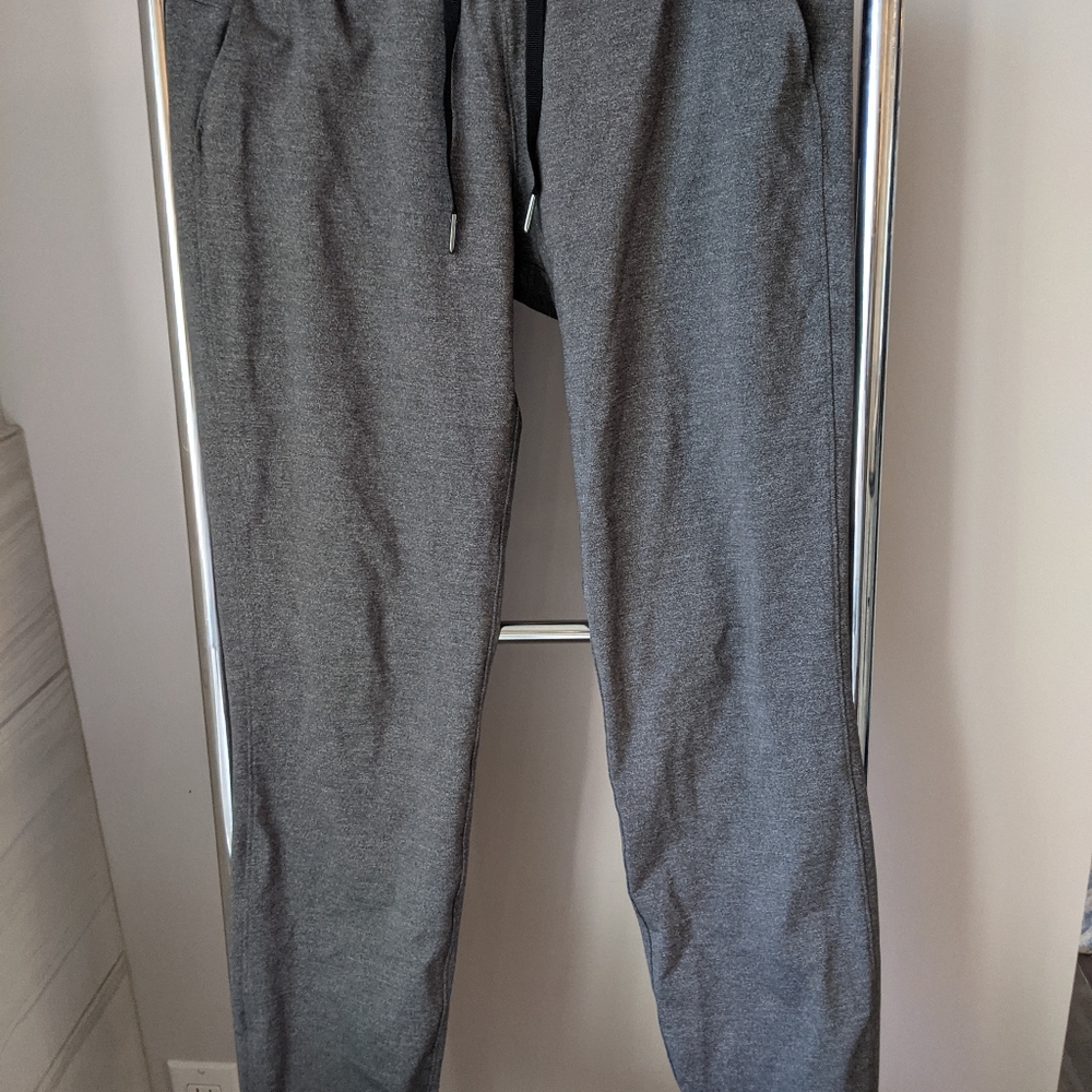 Lululemon on the fly pant